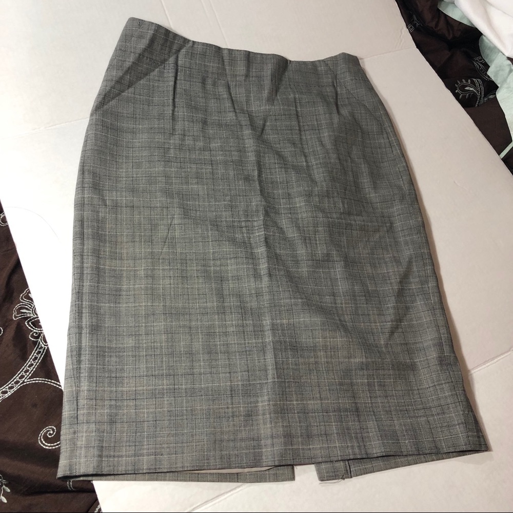 Banana republic woman’s pencil skirt plaid size 2
